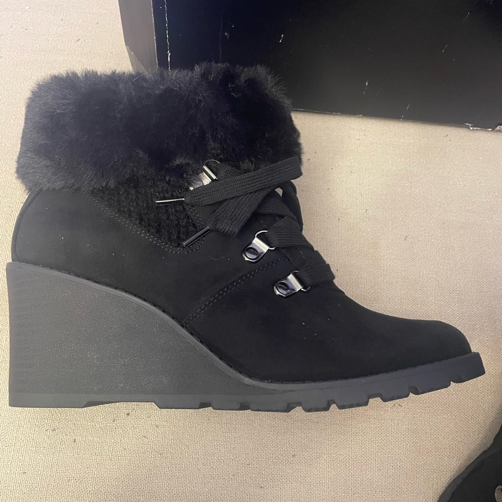 Torrid 8.5 faux fur lined wedge brand new! - Picture 3 of 6